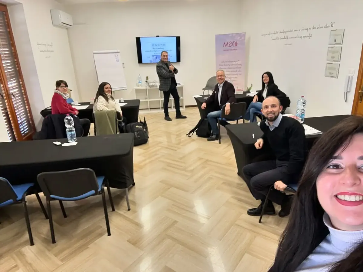 Sala di un evento OSM